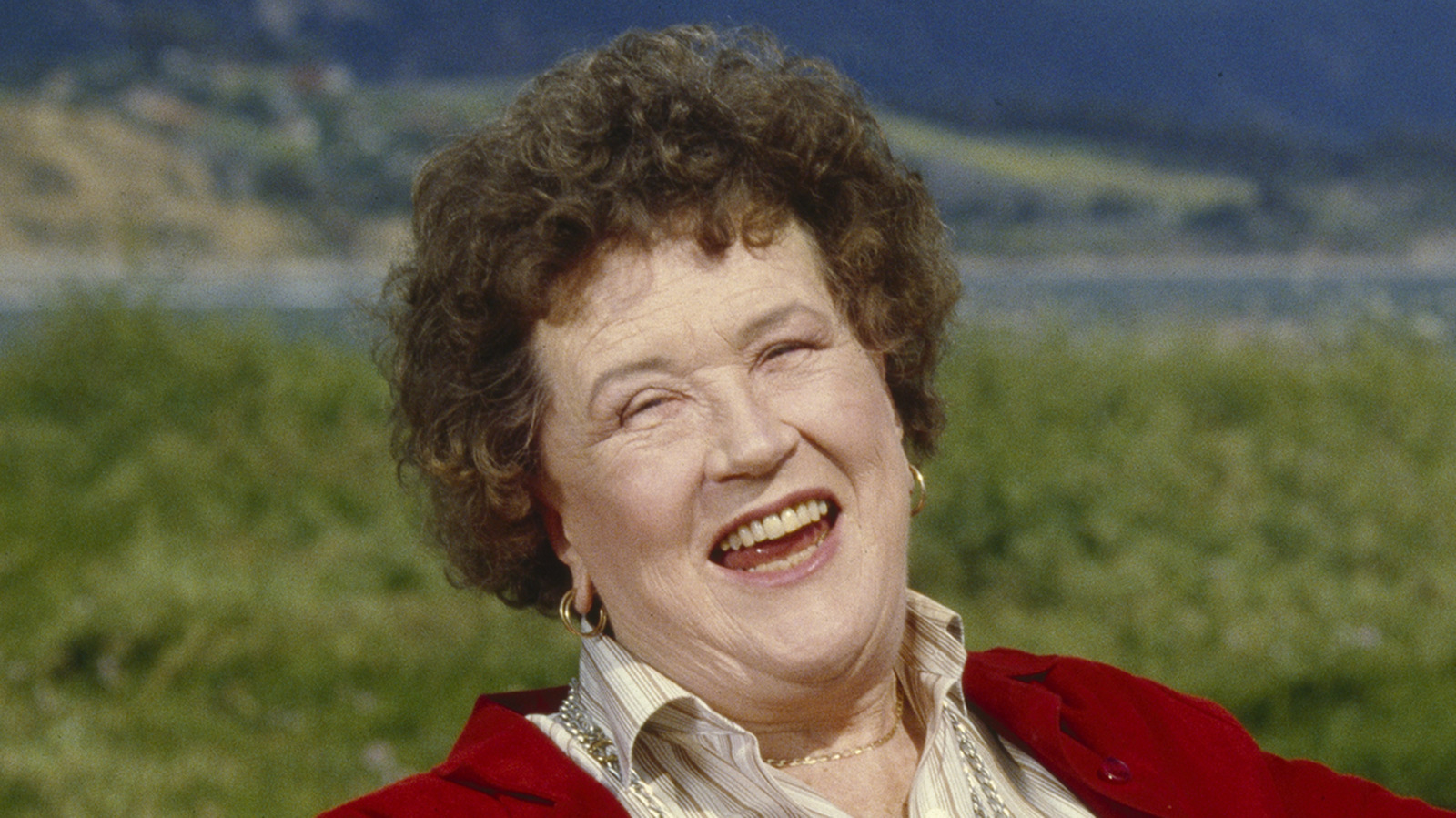 Julia Child's Tip For Poaching Fish Is To Use White Wine For Flavor
