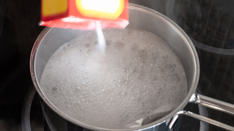 baking soda aluminum pan