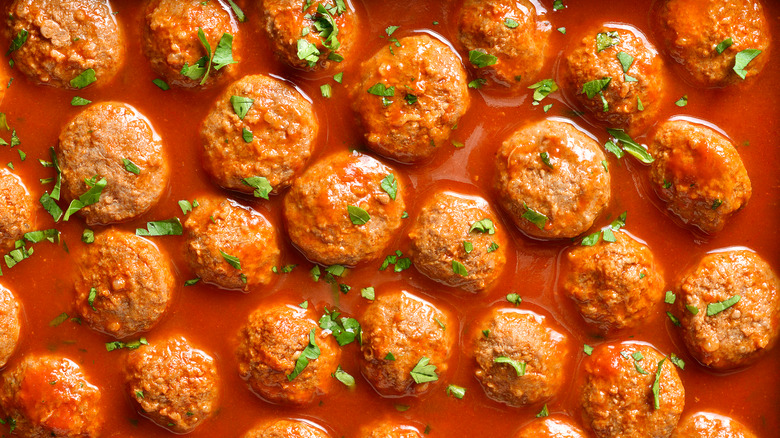 Meatballs in sauce 
