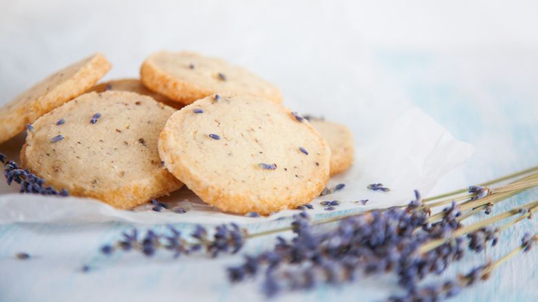 shortbread cookies with fresh lavender 