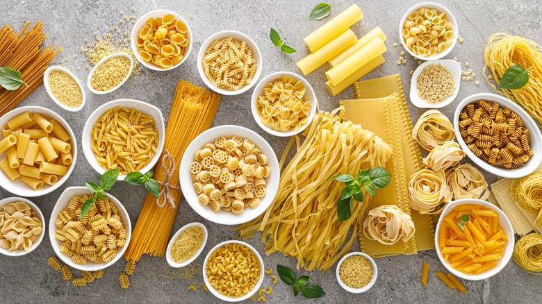 Arrangement of different pasta shapes