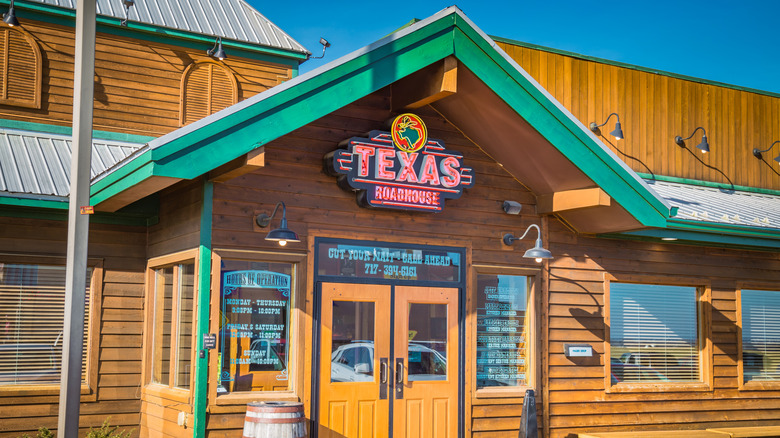 Texas Roadhouse restaurant front entrance.