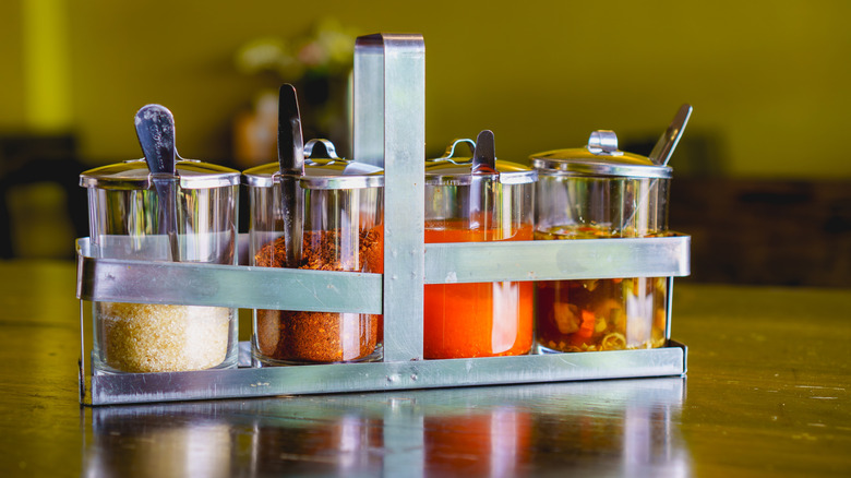 Thai condiment set