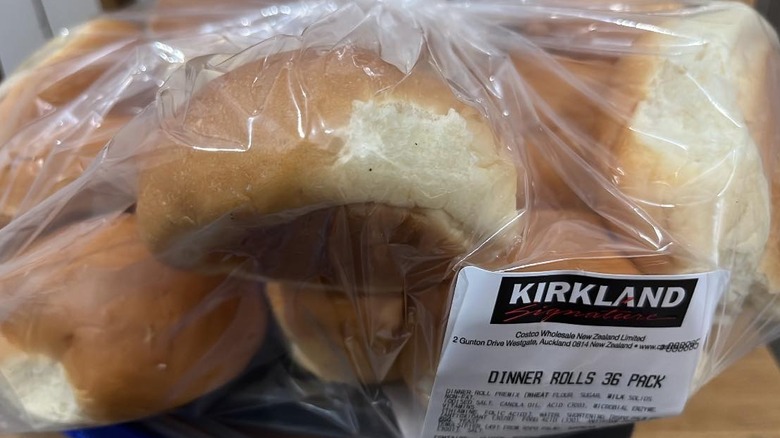 bagged dinner rolls
