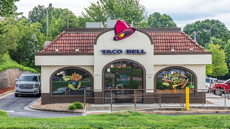 Taco Bell shop California fast-food chain exterior