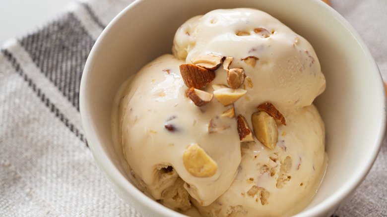 Ice cream with almonds in a bowl