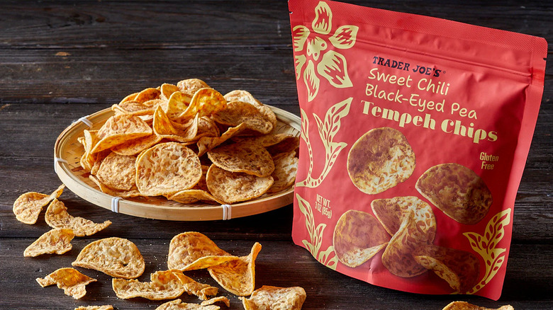 Trader Joe's Sweet Chili Black-Eyed Pea Tempeh Chips on serving platter
