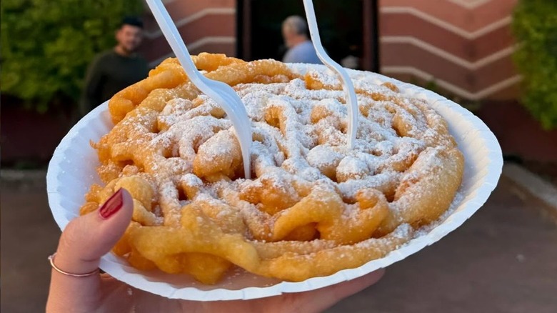 Fernie's Funnel Cake at State Fair of Texas
