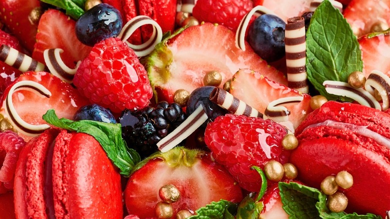 Toppings of macarons and berries from Frudeco