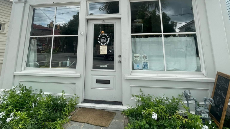 Exterior view of Weltons Tiny Bakeshop