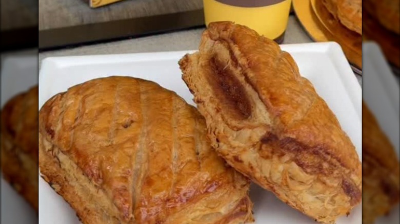 guava strudel from Porto Bakery