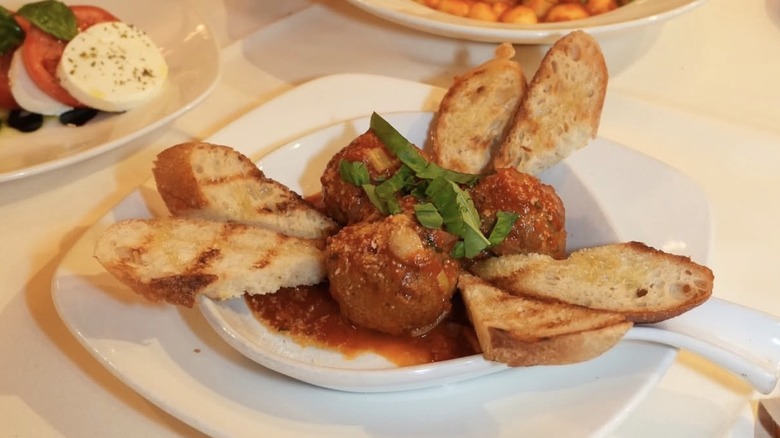 Meatballs with marinara sauce and grilled toast at the original Tuscany on Taylor in Chicago