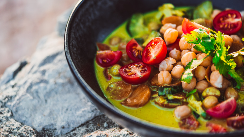 chickpea green curry 
