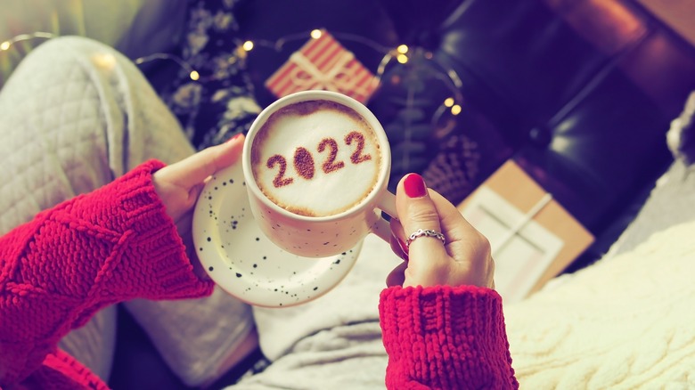 2022 latte art in mug
