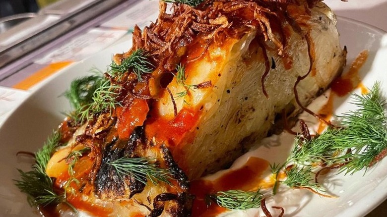 Grilled cabbage with sweet peppers