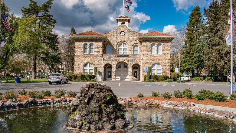 Sonoma city hall