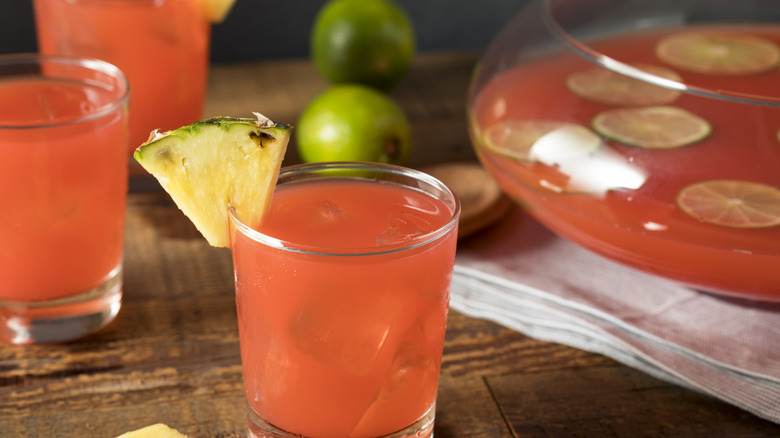 Jamaican rum punch with limes 