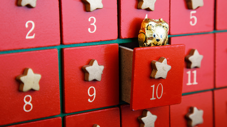 Advent calendar drawers and candy