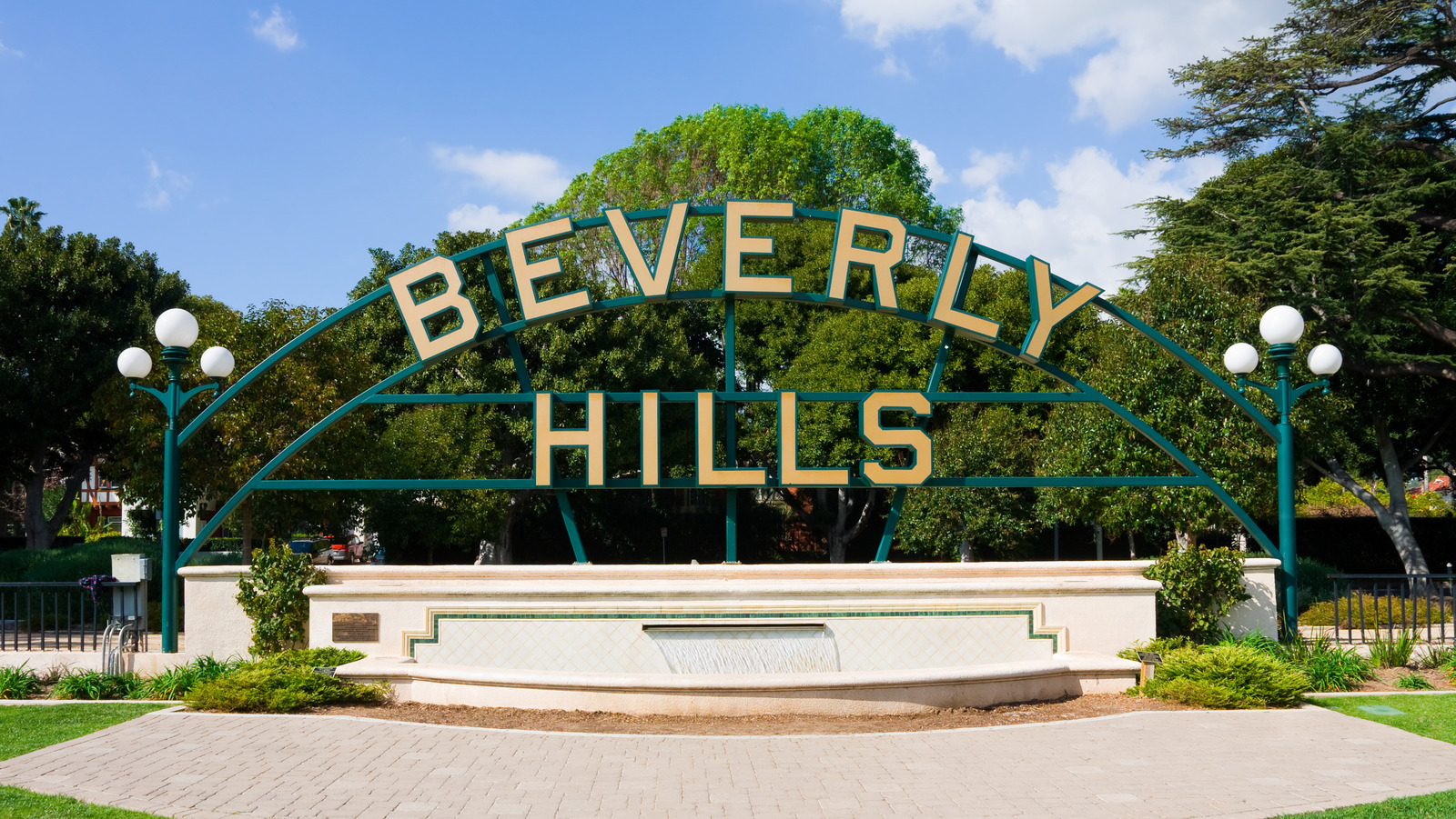 Beverly Hills: Eating, shopping, celebrity spotting