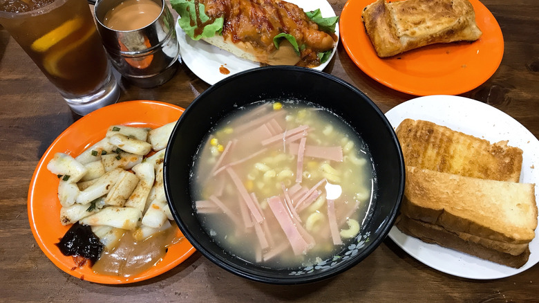 Hong Kong food at a local dai pai dong
