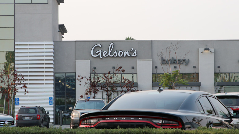 Gelson's signage