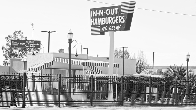 Black and white image of an In-N-Out restaurant