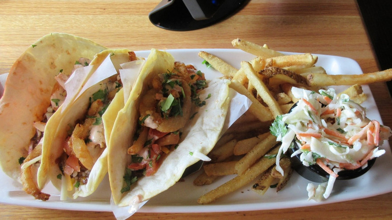 Advertisement for the BBQ brisket tacos from Applebee's