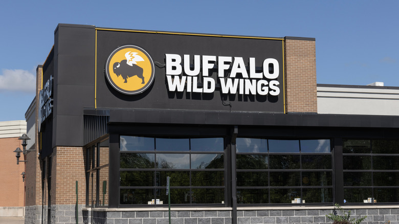Buffalo Wild Wings storefront