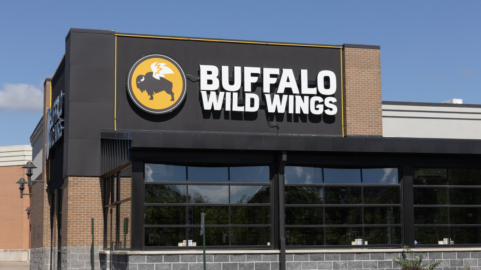 The 8 Worst Things About Buffalo Wild Wings, According To Customers