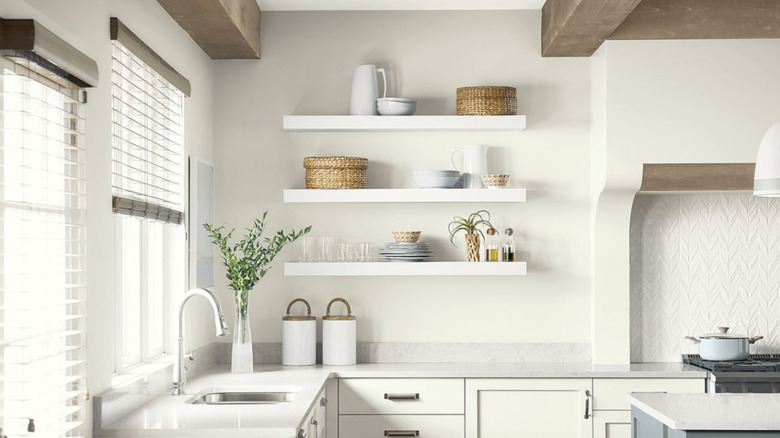 Off white kitchen walls in a nice modern kitchen at daytime