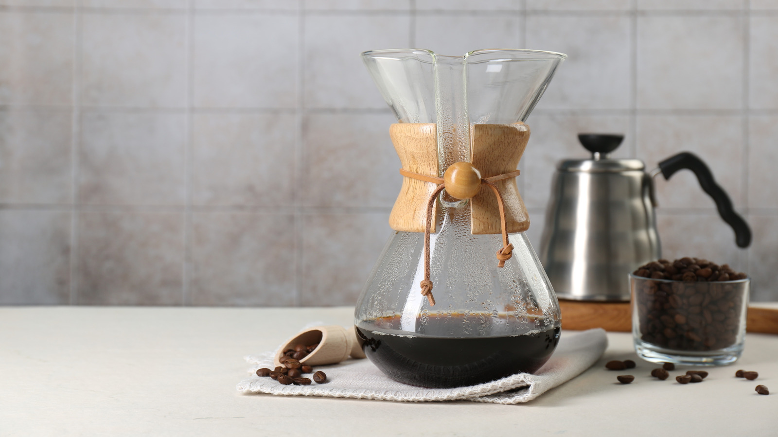 The 9 Best Large-Capacity Coffee Makers For Brewing Big Batches - Tasting Table