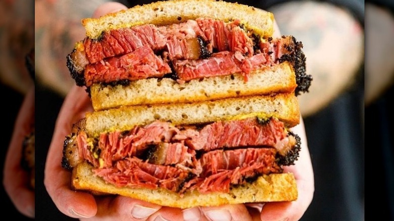 barbecue sandwich