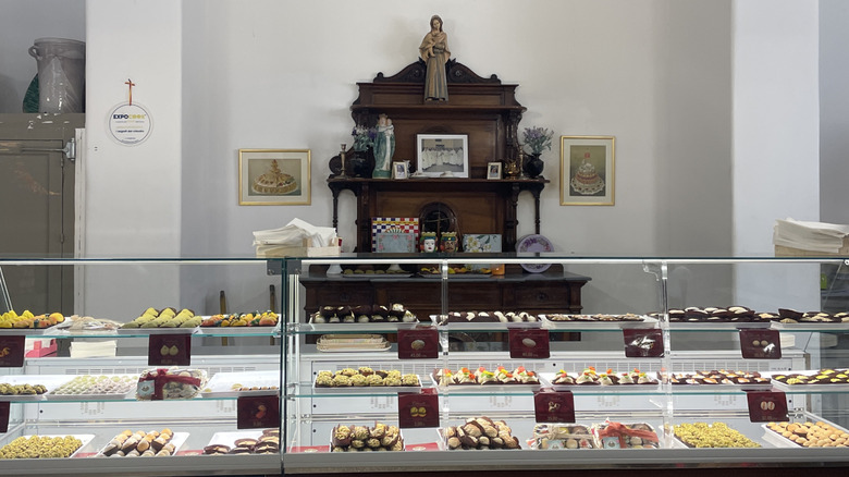 Confectionary on display on at I Segreti del Chiostro