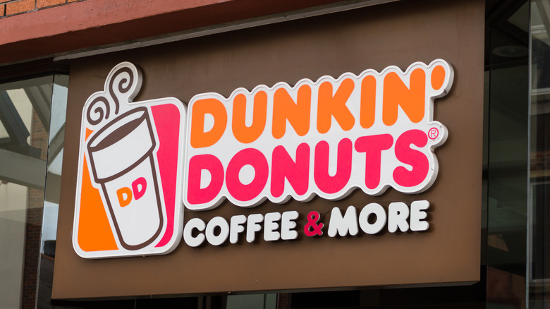 dunkin' donuts sign