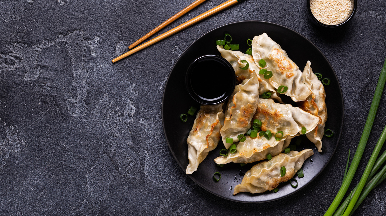 The Absolute Best Gyoza Needs These 3 Textures