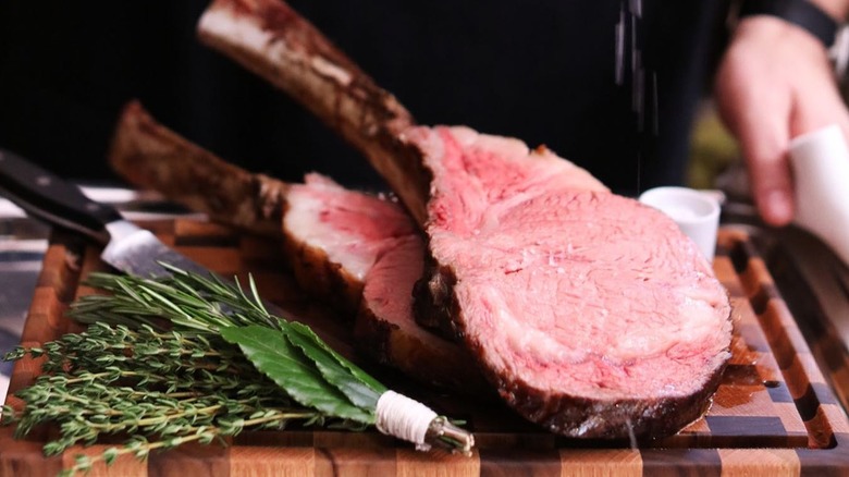 Prime rib with various herbs