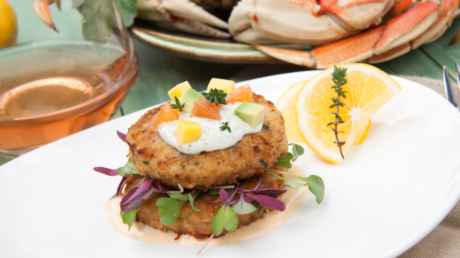 The Absolute Best Wine To Pair With Crab Cakes