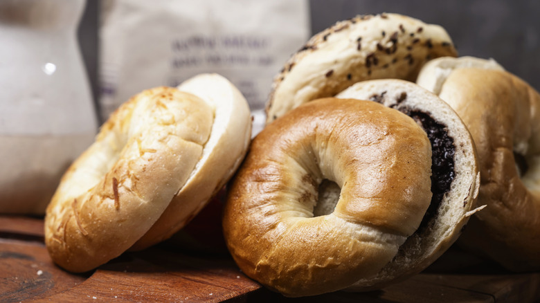 different kinds of bagels