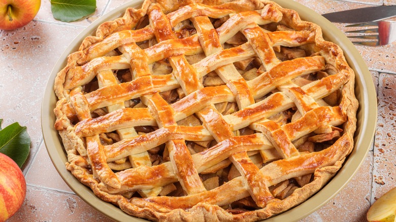 apple pie with lattice