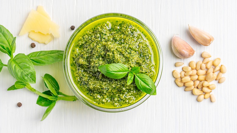 Pesto genovese w/ingredients 