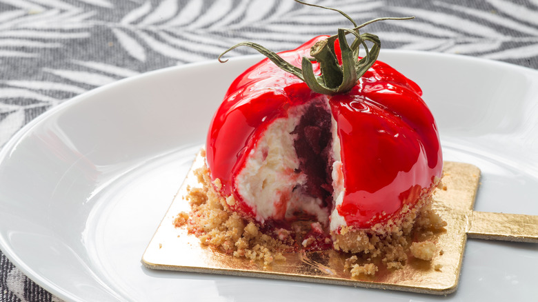 cheesecake shaped like a tomato