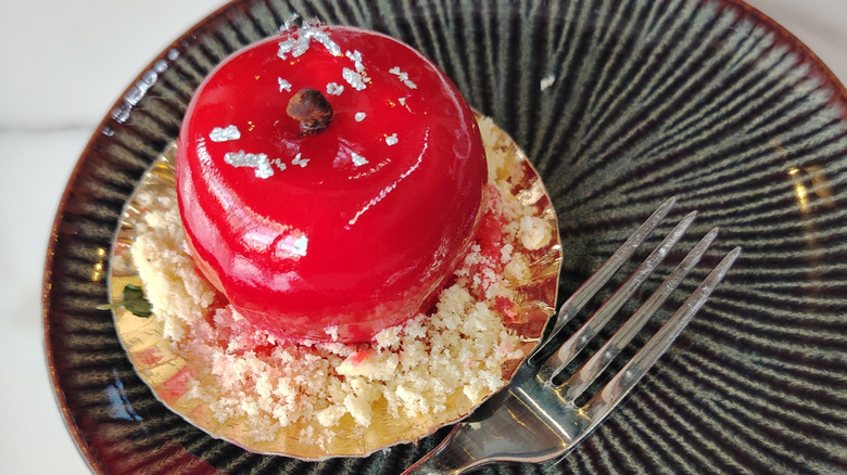 trompe l'oeil pastry on plate