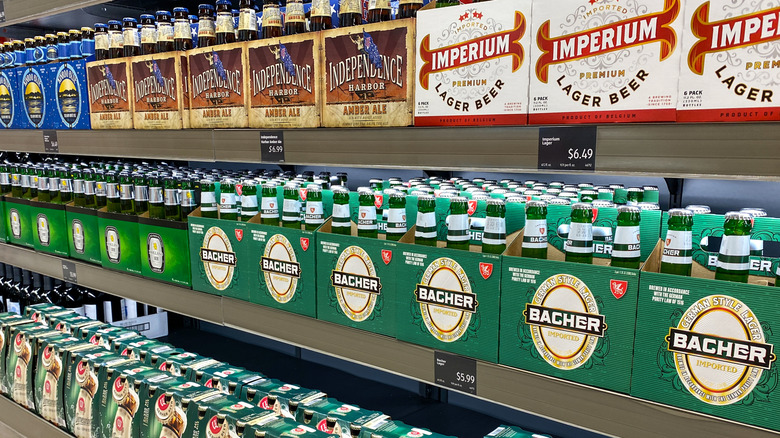 Display of beer 6-packs at Aldi in Orlando