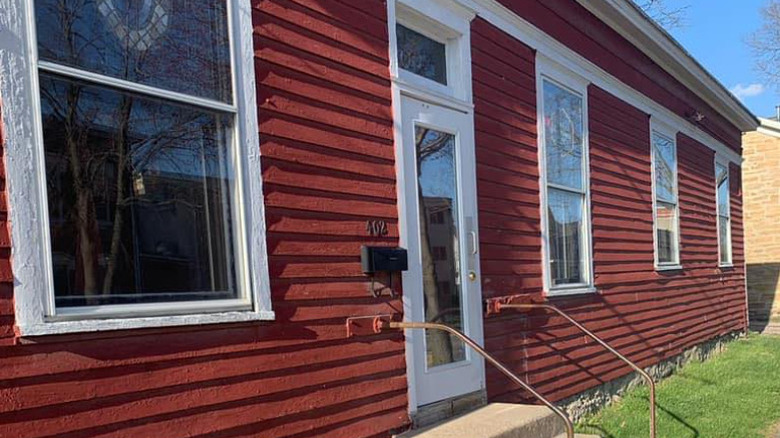 Outside the Fox Head Tavern