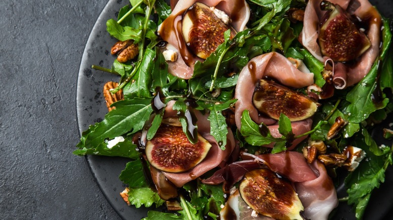 Prosciutto, fig, and arugula salad