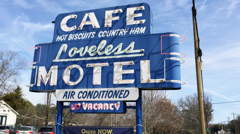 Neon sign Loveless Cafe Nashville