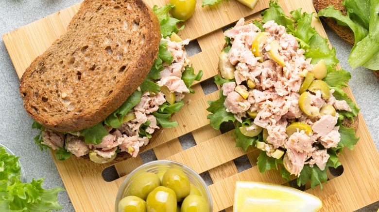 Tuna salad with fresh ingredients 