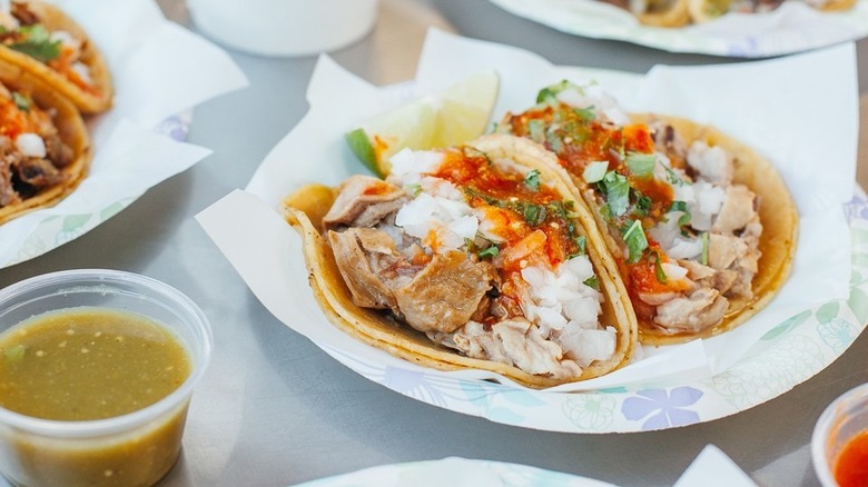 Tacos plate with sauce on the side