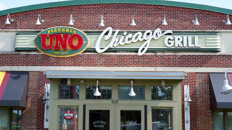 Outside of a chain location of pizzeria Uno