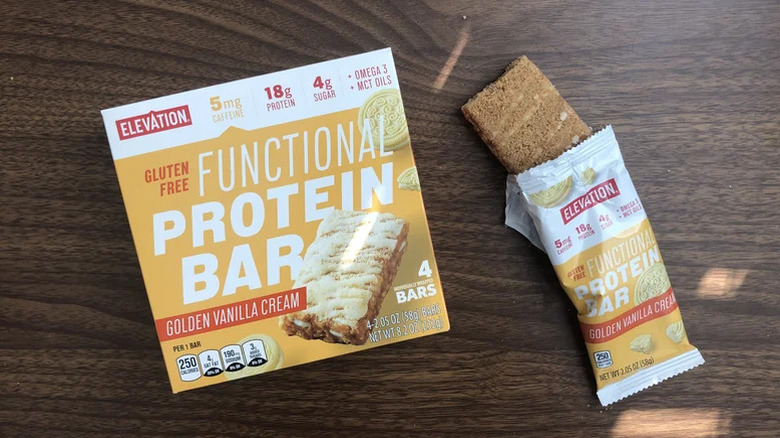 Overhead view of Aldi Gluten-free Golden Vanilla Cream protein bar